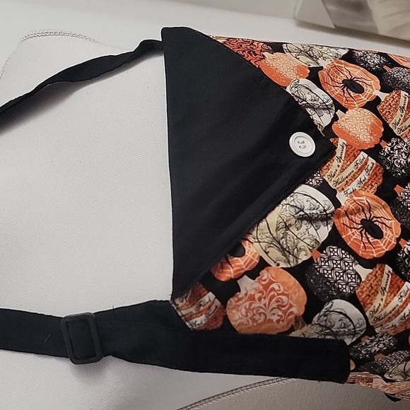 Handmade Halloween Pumpkin and Spider w/Adjustable neck strap Adult Apron - Picture 4 of 9
